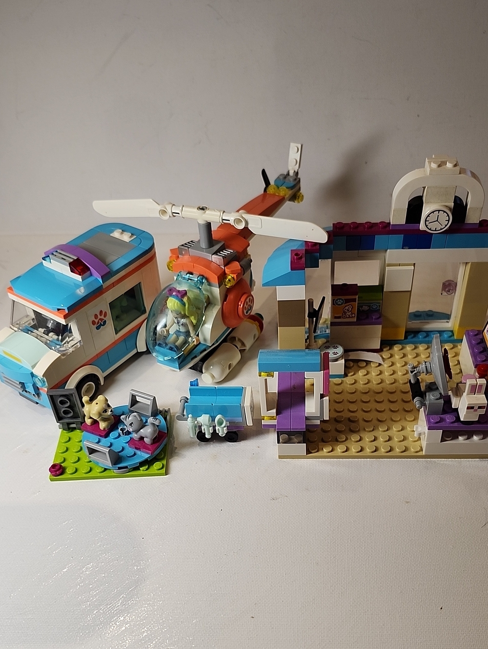 Lego Friend Vet Clinic And Rescue Set